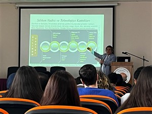 Mühendislik Fakültesinde Yeni Nesil Teknolojiler ve Değer Algımız Konferansı Düzenlendi